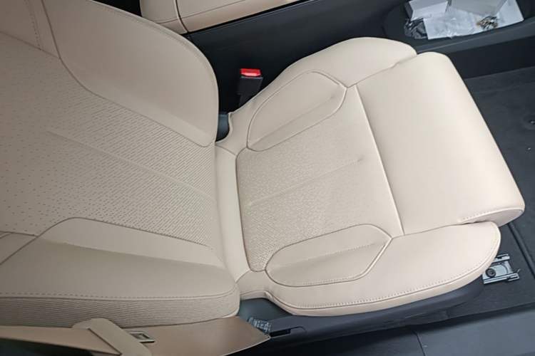 Used Nio ET5T 2024 75kWh Touring Right Front Seat
