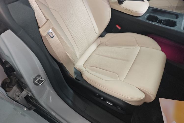 Used Nio ET5T 2024 75kWh Touring Right Front Seat