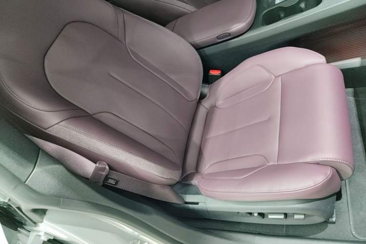 Used Nio ET5T 2024 75kWh Touring Right Front Seat
