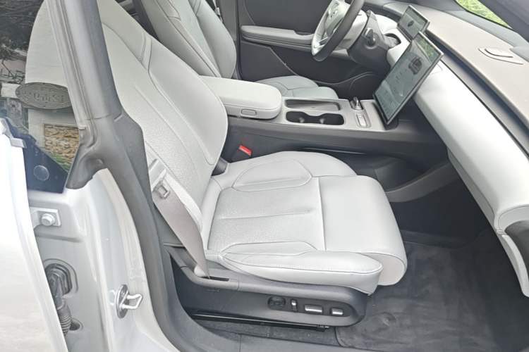 Used Nio ET5T 2024 75kWh Touring Right Front Seat