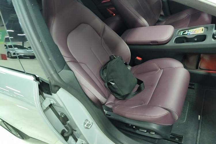 Used Nio ET5T 2024 75kWh Touring Right Front Seat