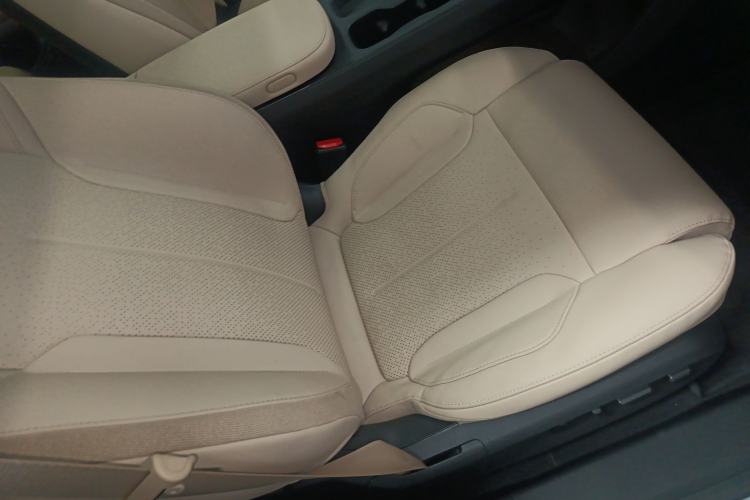Used Nio ET5T 2024 75kWh Touring Right Front Seat
