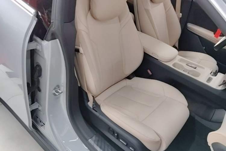 Used Nio ET5T 2024 75kWh Touring Right Front Seat