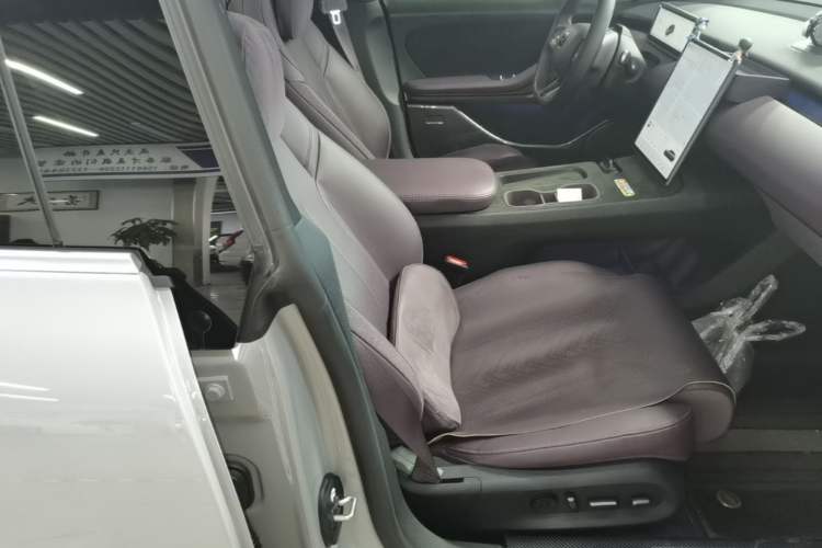 Used Nio ET5T 2024 75kWh Touring Right Front Seat