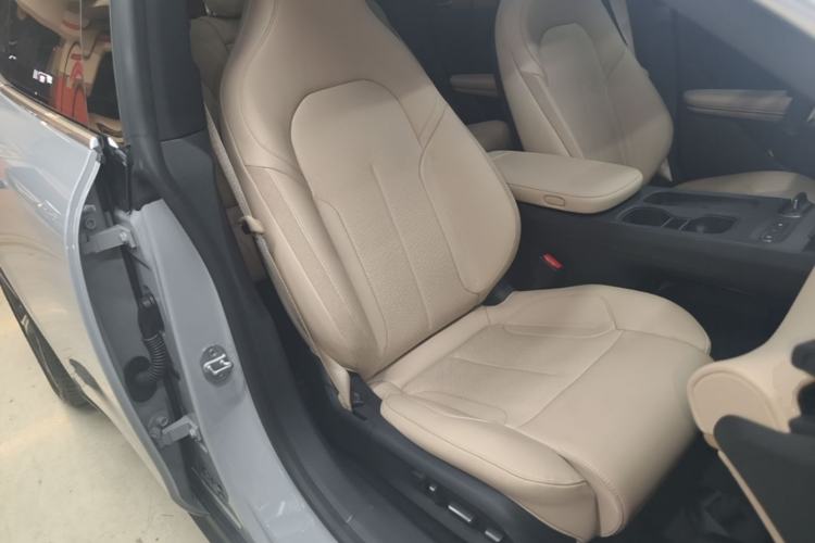 Used Nio ET5T 2024 75kWh Touring Right Front Seat