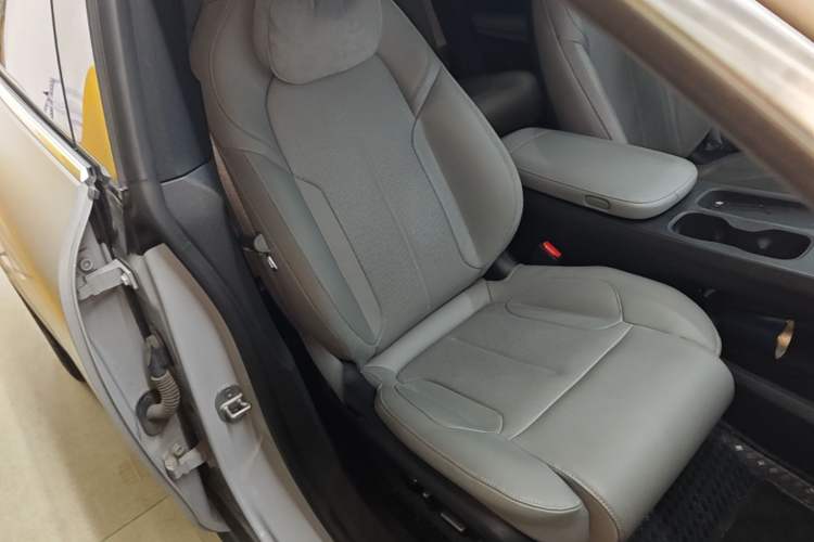 Used Nio ET5T 2024 75kWh Touring Right Front Seat