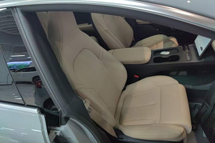 Used Nio ET5T 2024 75kWh Touring Right Front Seat