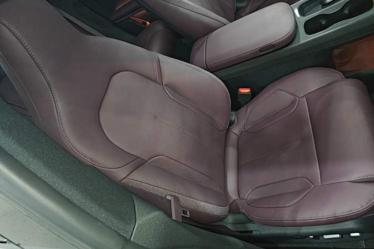 Used Nio ET5T 2024 75kWh Touring Right Front Seat