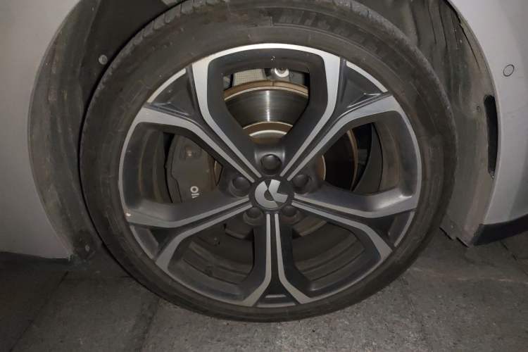 Used Nio ET5T 2024 75kWh Touring Right Front Wheel Hub