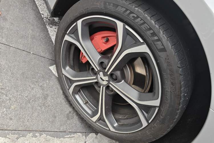 Used Nio ET5T 2024 75kWh Touring Right Front Wheel Hub