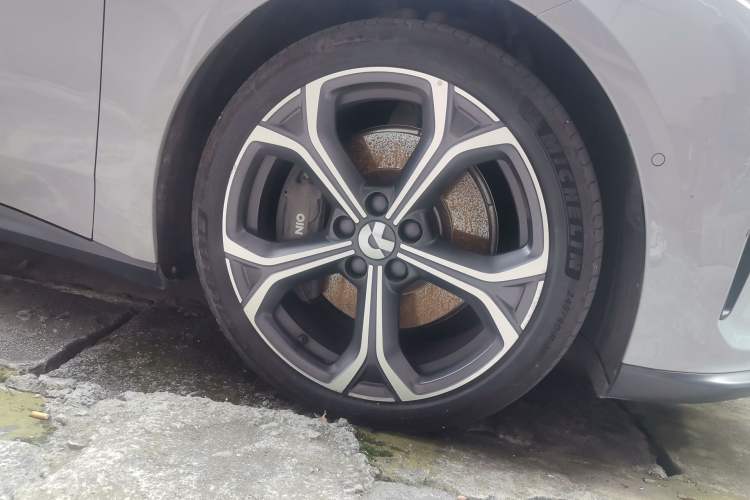 Used Nio ET5T 2024 75kWh Touring Right Front Wheel Hub