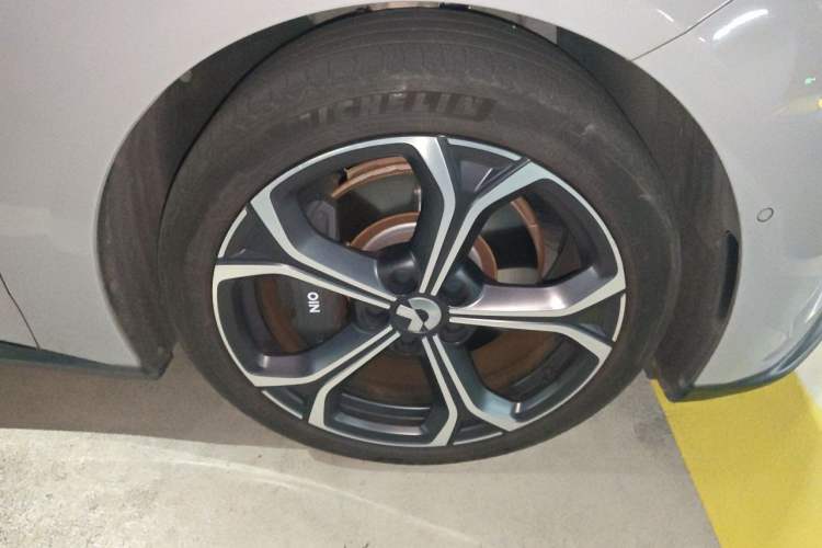 Used Nio ET5T 2024 75kWh Touring Right Front Wheel Hub