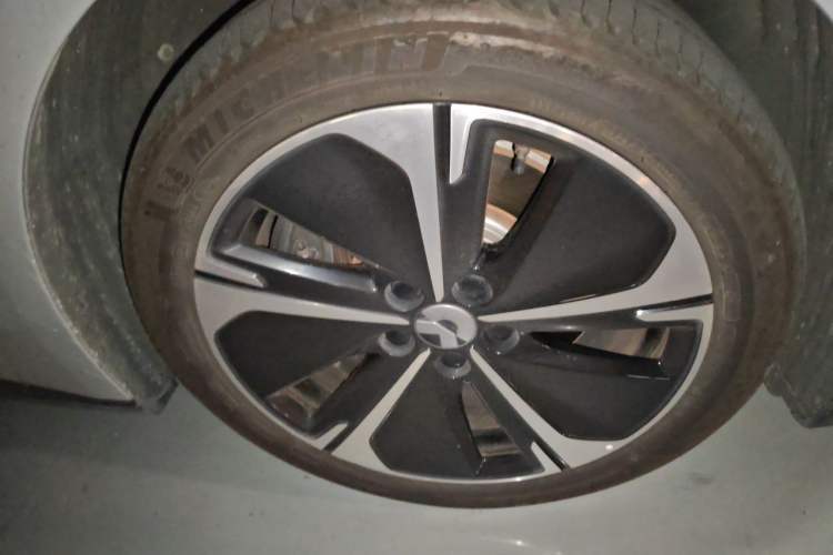 Used Nio ET5T 2024 75kWh Touring Right Front Wheel Hub
