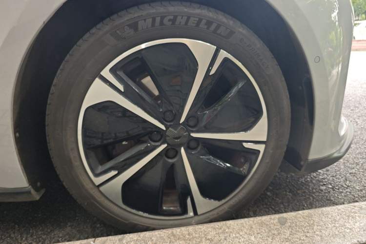 Used Nio ET5T 2024 75kWh Touring Right Front Wheel Hub