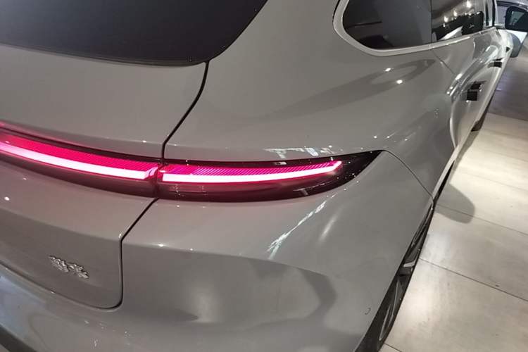 Used Nio ET5T 2024 75kWh Touring Right Rear Taillight