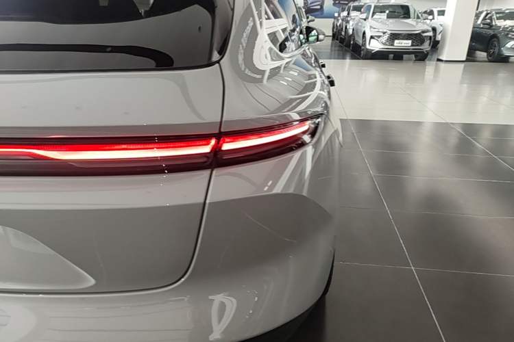 Used Nio ET5T 2024 75kWh Touring Right Rear Taillight