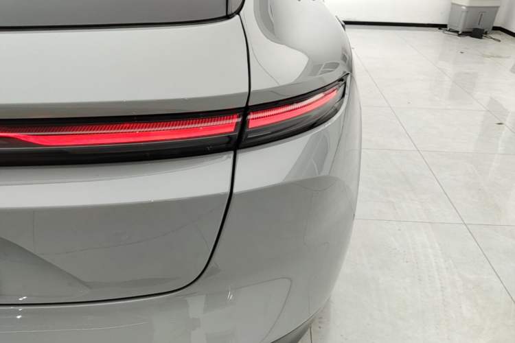 Used Nio ET5T 2024 75kWh Touring Right Rear Taillight