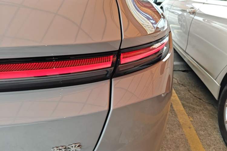 Used Nio ET5T 2024 75kWh Touring Right Rear Taillight