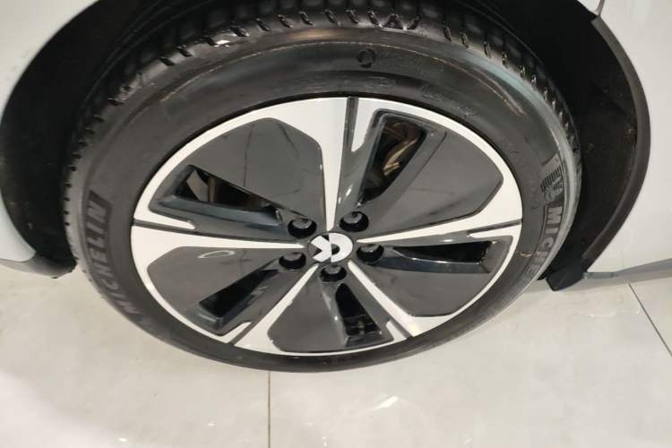 Used Nio ET5T 2024 75kWh Touring Right Rear Wheel Hub