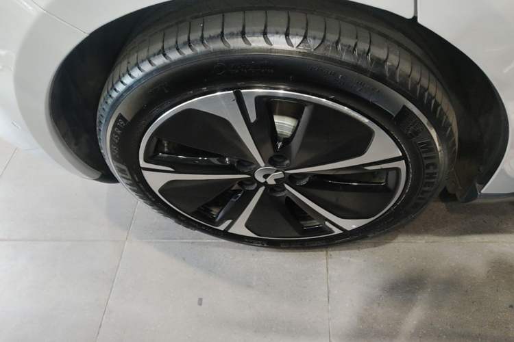 Used Nio ET5T 2024 75kWh Touring Right Rear Wheel Hub