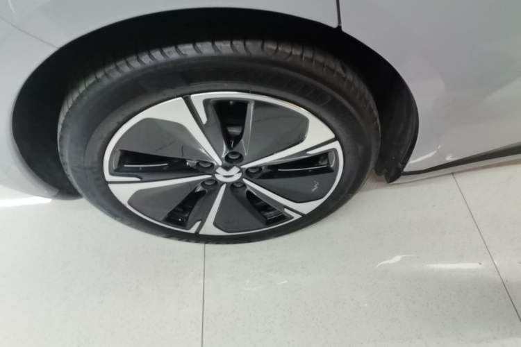 Used Nio ET5T 2024 75kWh Touring Right Rear Wheel Hub
