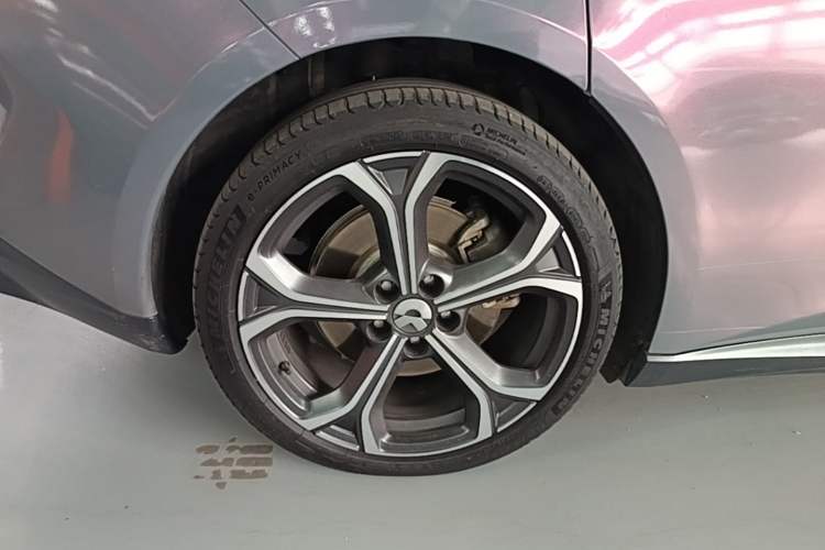 Used Nio ET5T 2024 75kWh Touring Right Rear Wheel Hub