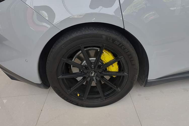 Used Nio ET5T 2024 75kWh Touring Right Rear Wheel Hub