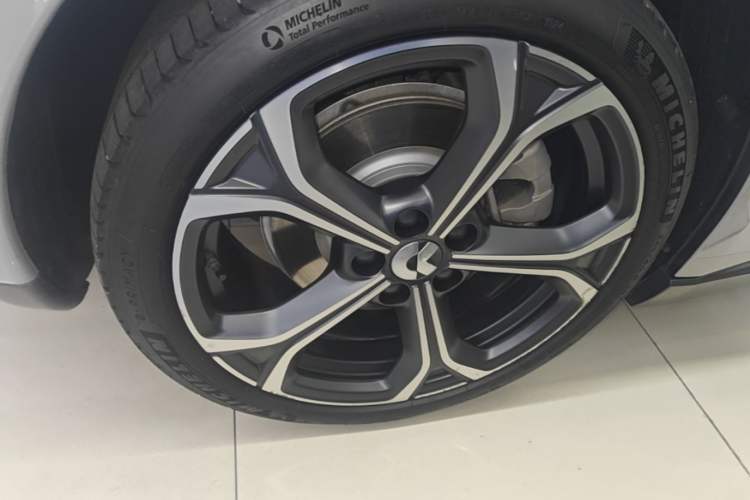 Used Nio ET5T 2024 75kWh Touring Right Rear Wheel Hub