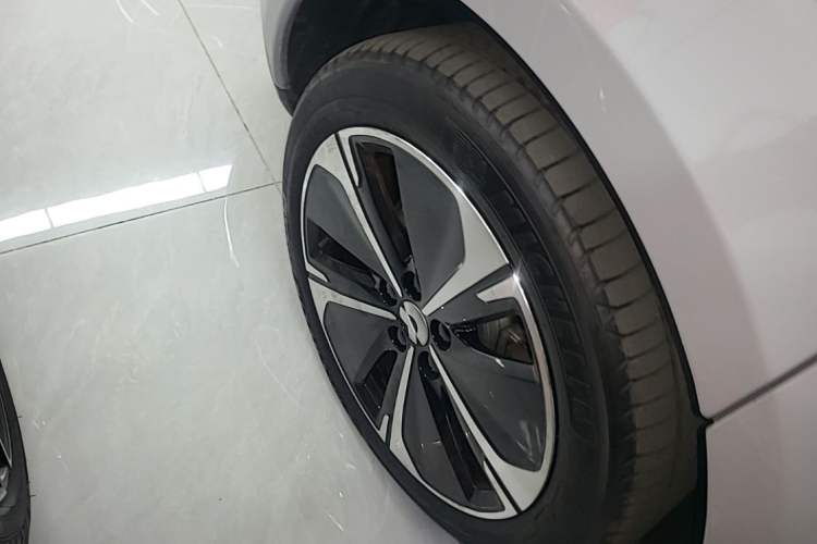 Used Nio ET5T 2024 75kWh Touring Right Rear Wheel Hub