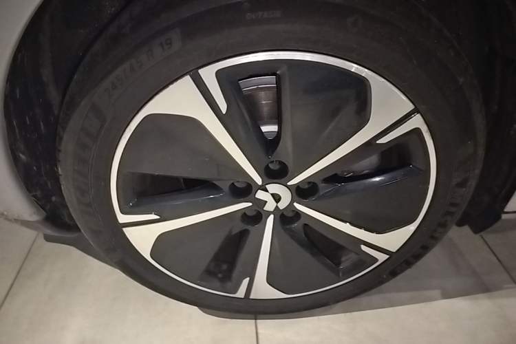 Used Nio ET5T 2024 75kWh Touring Right Rear Wheel Hub