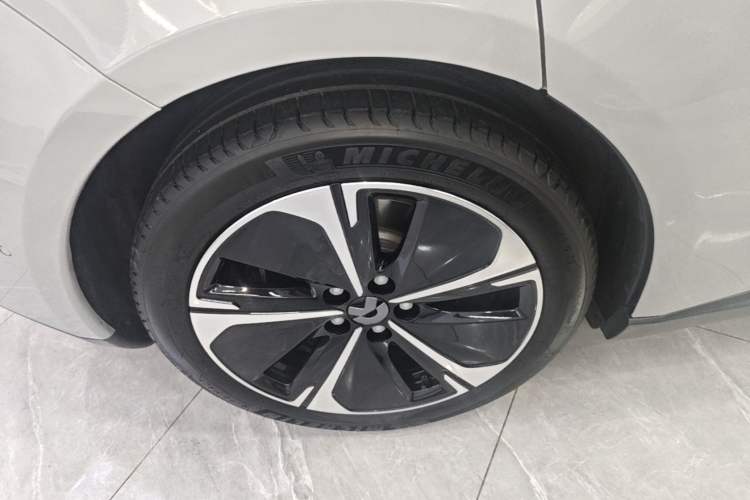 Used Nio ET5T 2024 75kWh Touring Right Rear Wheel Hub