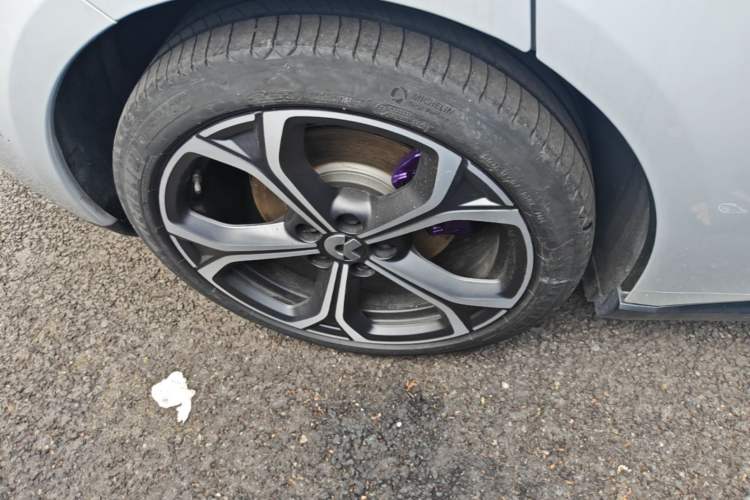 Used Nio ET5T 2024 75kWh Touring Right Rear Wheel Hub