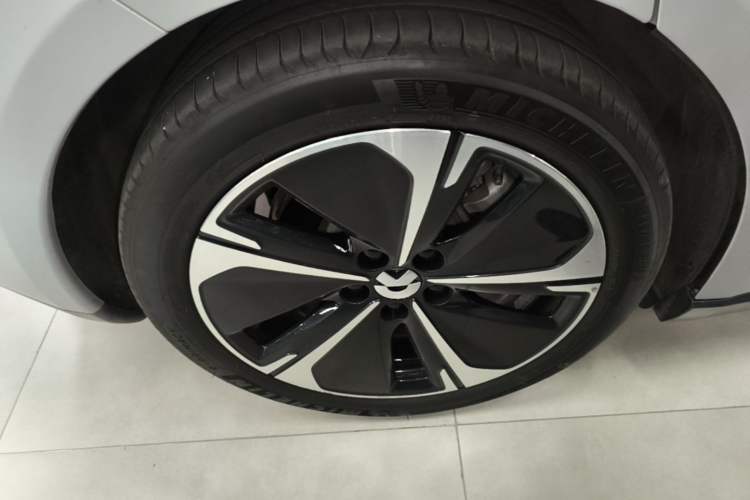 Used Nio ET5T 2024 75kWh Touring Right Rear Wheel Hub