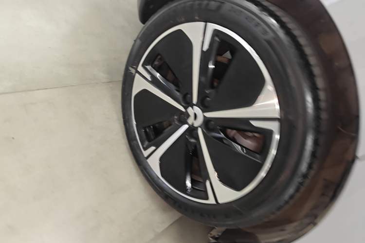 Used Nio ET5T 2024 75kWh Touring Right Rear Wheel Hub