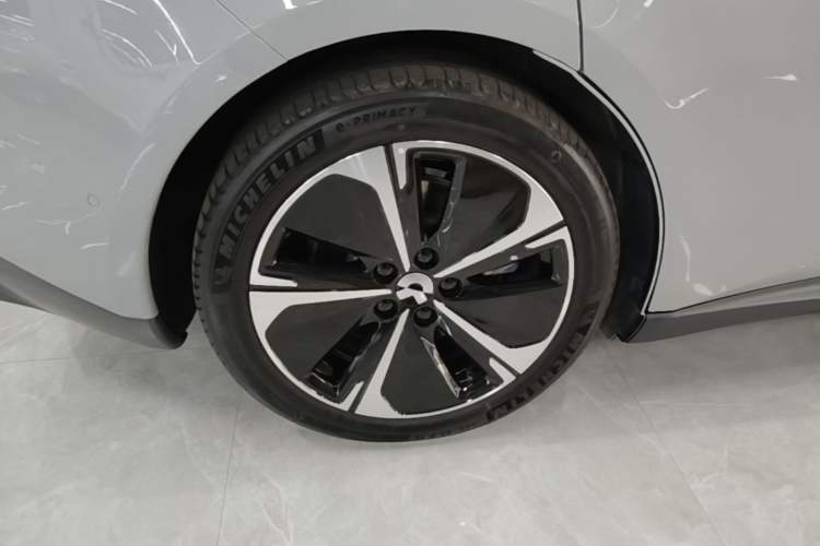 Used Nio ET5T 2024 75kWh Touring Right Rear Wheel Hub