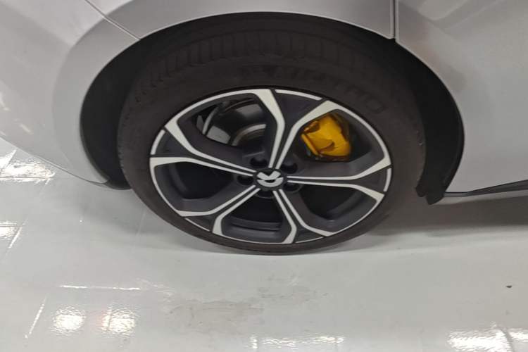 Used Nio ET5T 2024 100kWh Touring Right Rear Wheel Hub