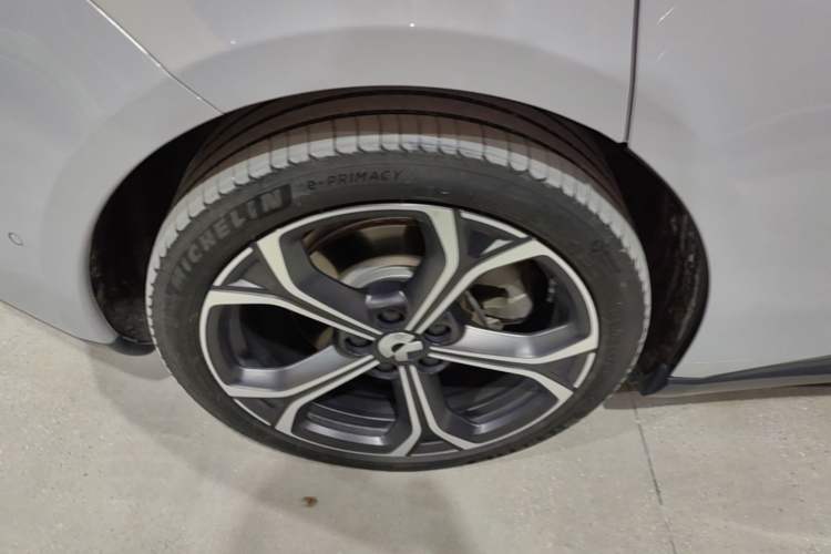 Used Nio ET5T 2024 75kWh Touring Right Rear Wheel Hub