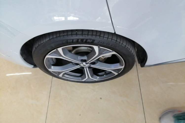 Used Nio ET5T 2024 75kWh Touring Right Rear Wheel Hub