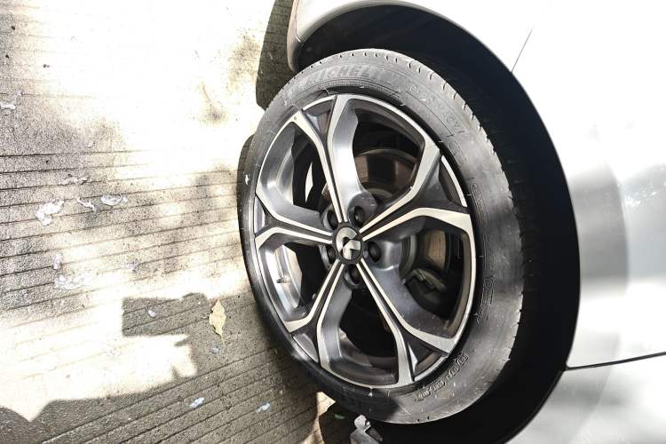 Used Nio ET5T 2024 75kWh Touring Right Rear Wheel Hub