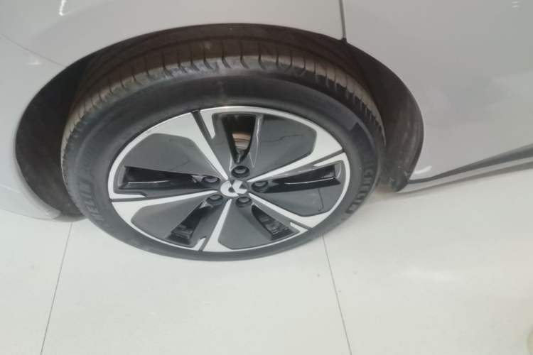 Used Nio ET5T 2024 75kWh Touring Right Rear Wheel Hub
