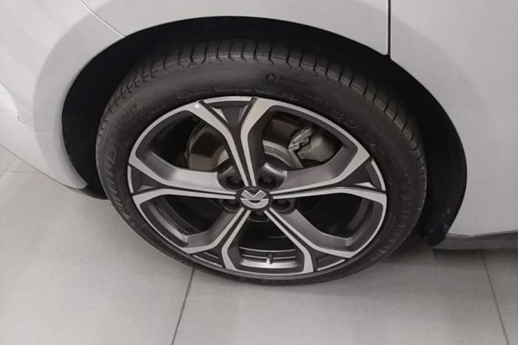 Used Nio ET5T 2024 75kWh Touring Right Rear Wheel Hub