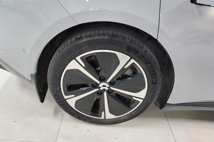 Used Nio ET5T 2024 75kWh Touring Right Rear Wheel Hub