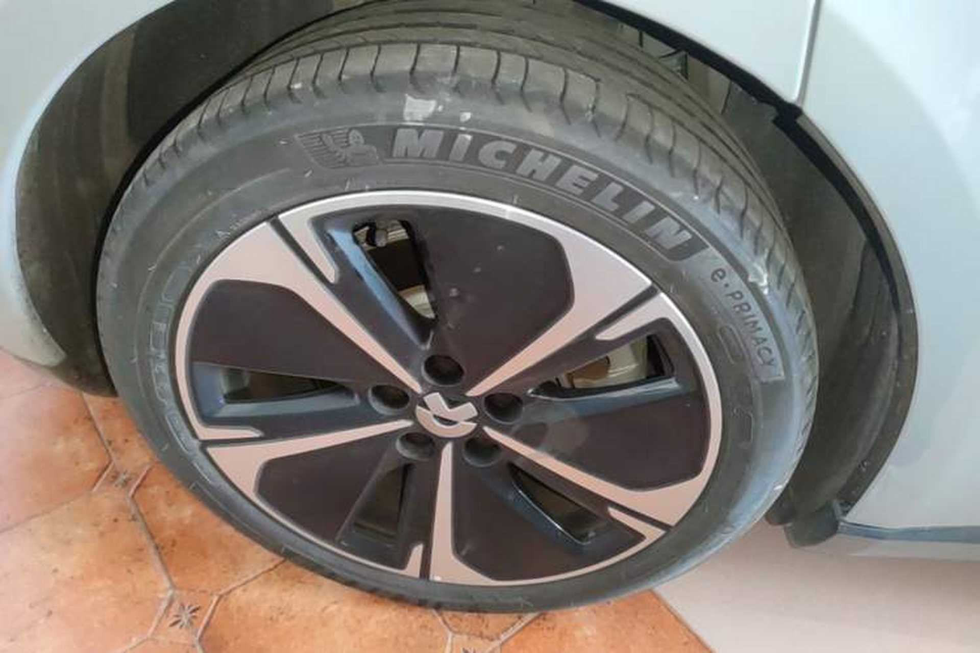 Used Nio ET5T 2024 75kWh Touring Right Rear Wheel Hub