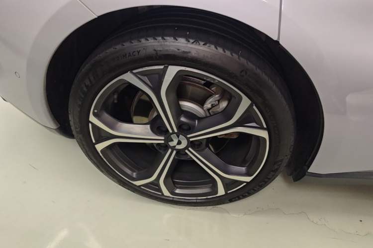 Used Nio ET5T 2024 75kWh Touring Right Rear Wheel Hub