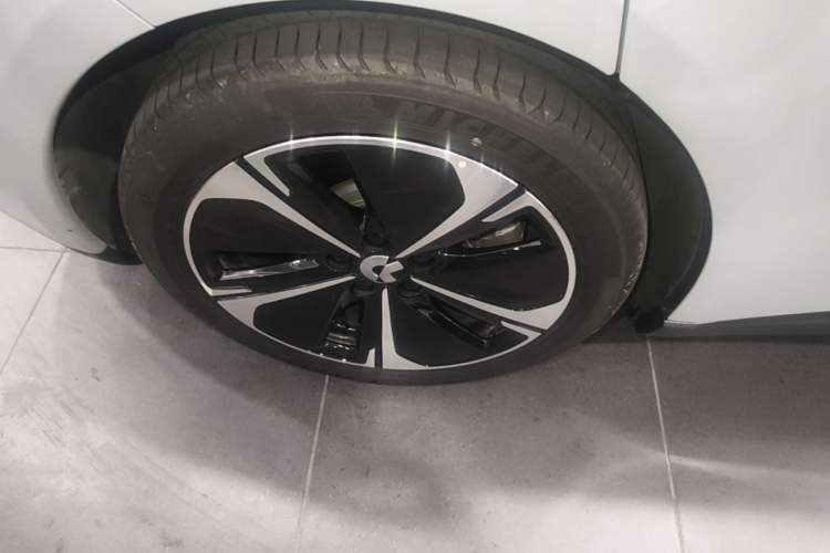Used Nio ET5T 2024 75kWh Touring Right Rear Wheel Hub