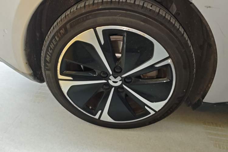 Used Nio ET5T 2024 75kWh Touring Right Rear Wheel Hub