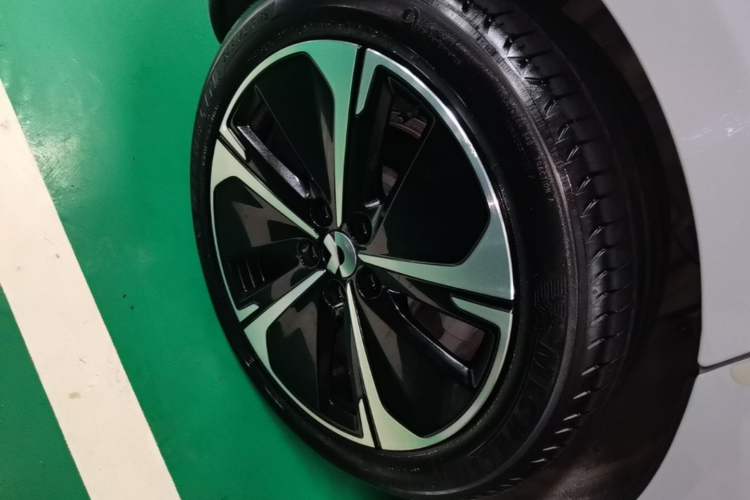 Used Nio ET5T 2024 75kWh Touring Right Rear Wheel Hub
