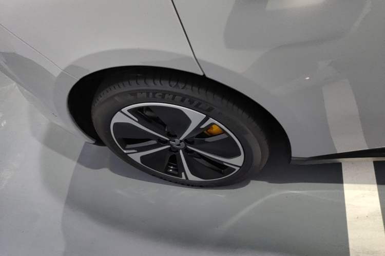 Used Nio ET5T 2024 75kWh Touring Right Rear Wheel Hub