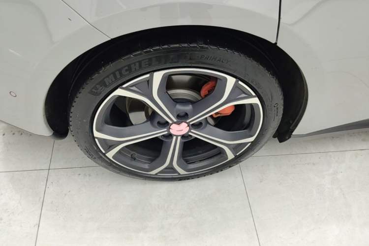 Used Nio ET5T 2024 75kWh Touring Right Rear Wheel Hub