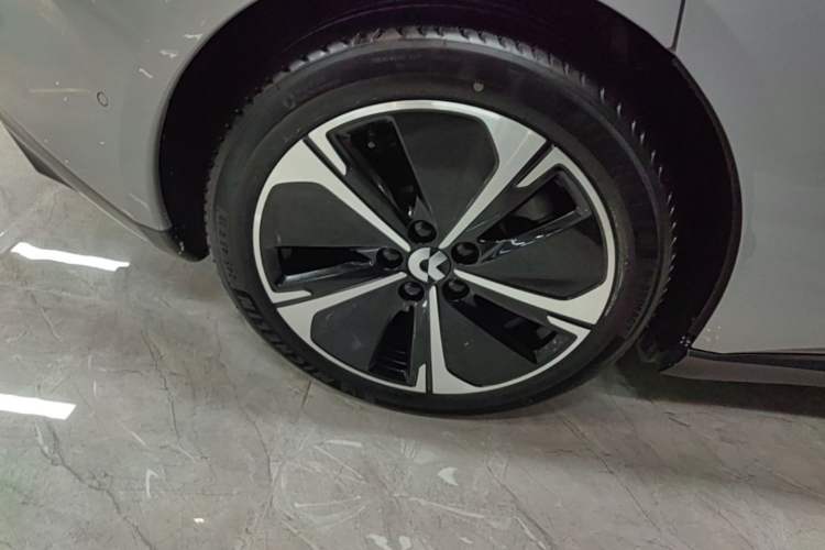 Used Nio ET5T 2024 75kWh Touring Right Rear Wheel Hub
